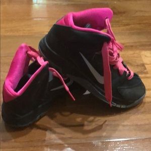 Nike girls basketball sneakers